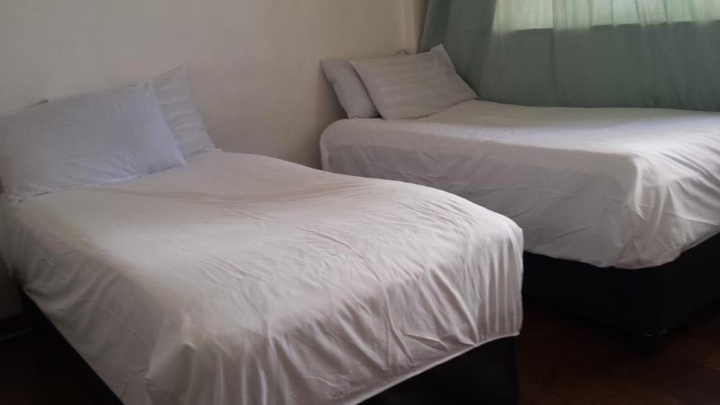 Rosebank Accommodation Johannesburgo Exterior foto